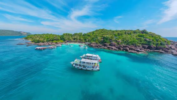 Tour di un giorno in motoscafo a Phu Quoc Island con snorkeling (visita a 4 isole + parco acquatico + funivia + pranzo)
