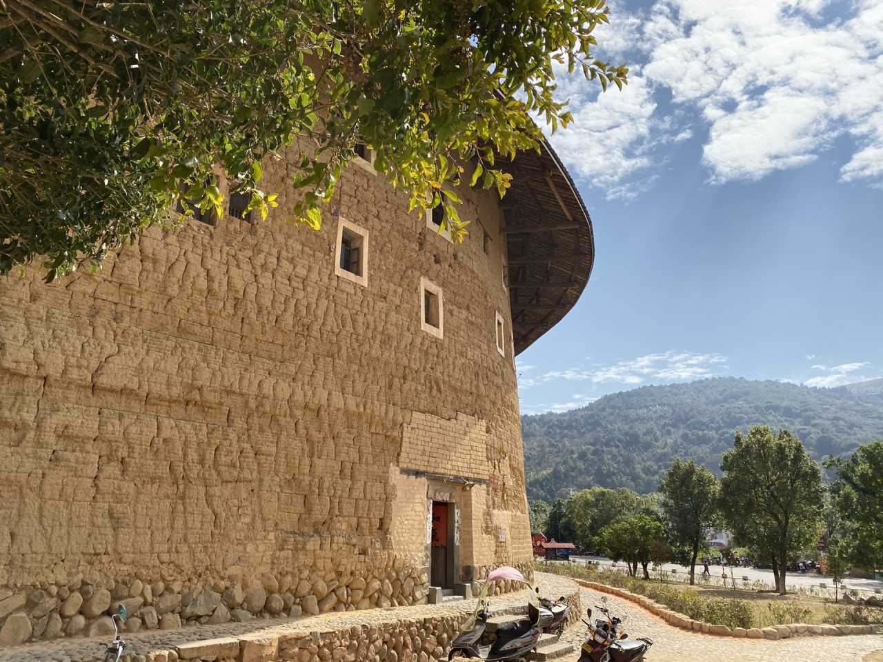 Nanjing Yunshuiyao + Yongding Tulou King Twin Attractions Day Tour + Multilingual Guide + Free Pickup and Drop-off