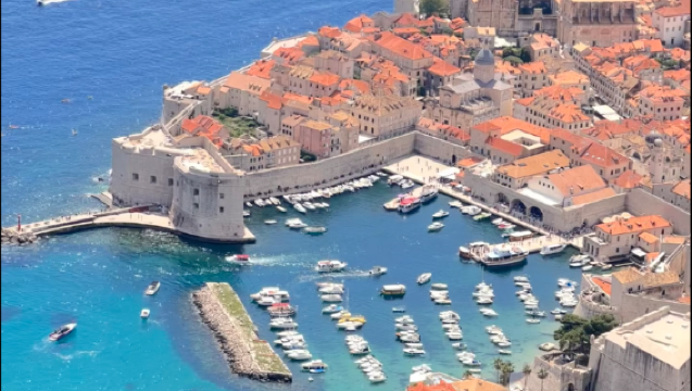 Romantik puncak di Dubrovnik: Kereta kabel membawa anda ke awan + ciuman di tebing menghadap laut biru