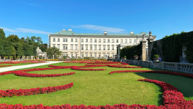 Austria Salzburg Round-Trip: "The Sound of Music" Mirabell Gardens 1-Day Tour (English Group)