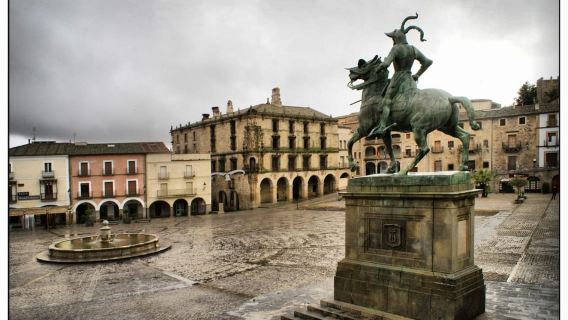 TOUR OFICIAL DE TRUJILLO con entradas a monumentos
