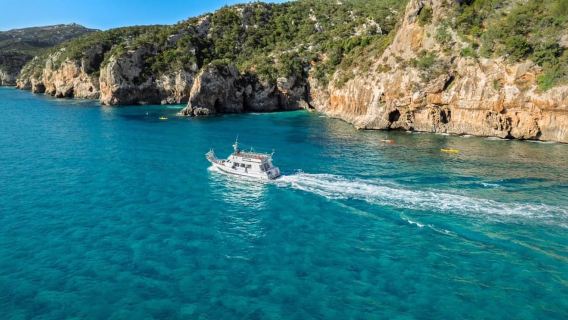 Guided tour of the Sea Oxen Grotto + stop at Cala Luna Beach