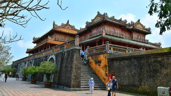 ทริปวันเดียวเที่ยวเมืองมรดกเว้ผ่านทางเขาฮải Vân – กรุ๊ปทัวร์เล็กจากดานัง/ฮอยอัน