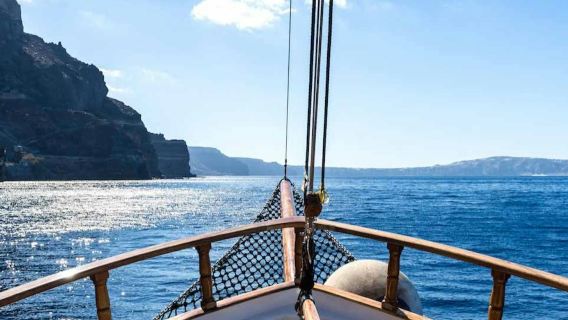 Santorini: Geführte Bootstour zu Vulkan und heißen Quellen