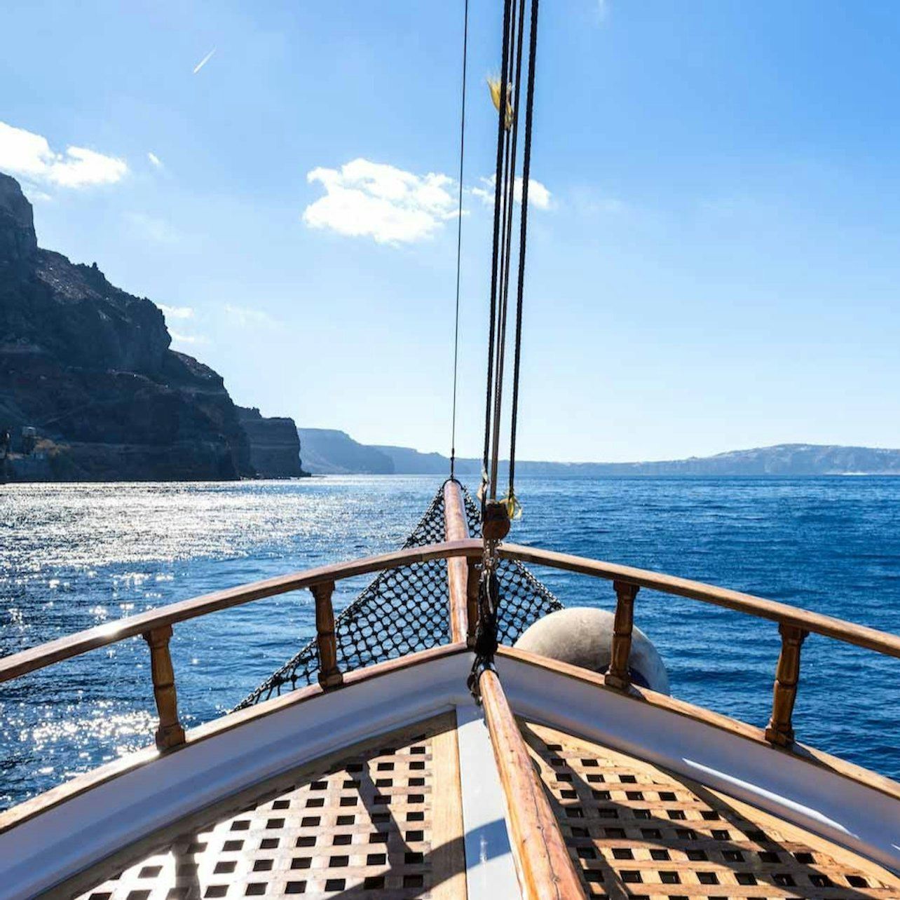 Santorini: Guided Volcano and Hot Springs Boat Tour