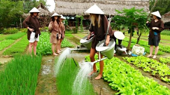 หมู่บ้านผักตราเคว การทำโคมไฟ ทัวร์ปั่นจักรยานจากฮอยอัน