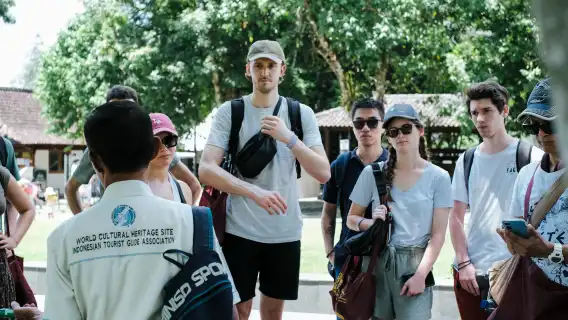 日惹：婆羅浮屠 (登塔)＋普蘭巴南寺一日遊 (共乘)