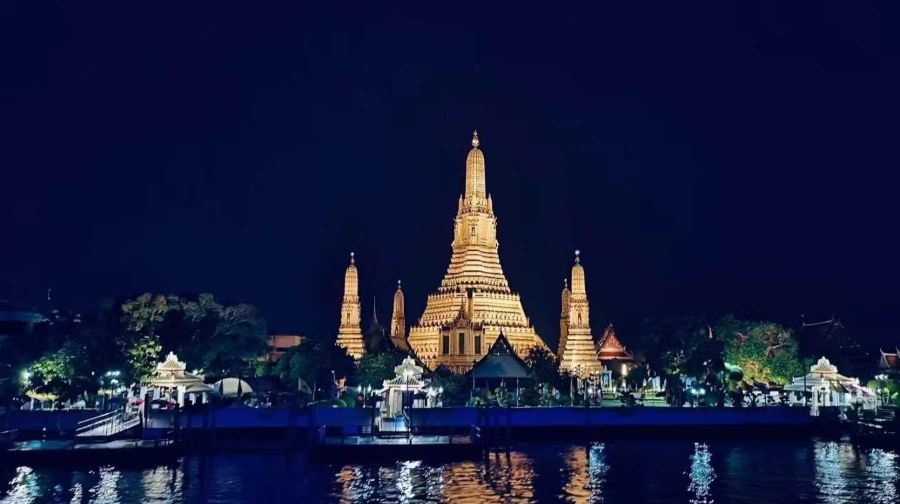 泰國曼谷湄南河夜遊【各款豪華大型遊輪/國際自助餐/甲板樂隊/全船型可選】