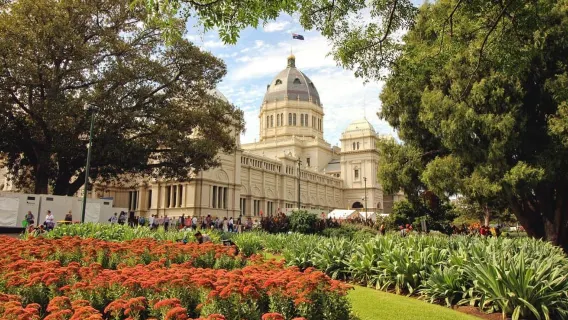 Melbourne: City Highlights Group Tour by Bus