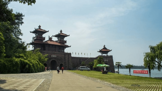 Wuhan in a Day: Local Flavors, Iconic Sites&Hidden Treasures