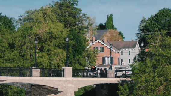 加拿大多倫多出發：埃洛拉小鎮+弗格斯+聖母聖殿一日遊