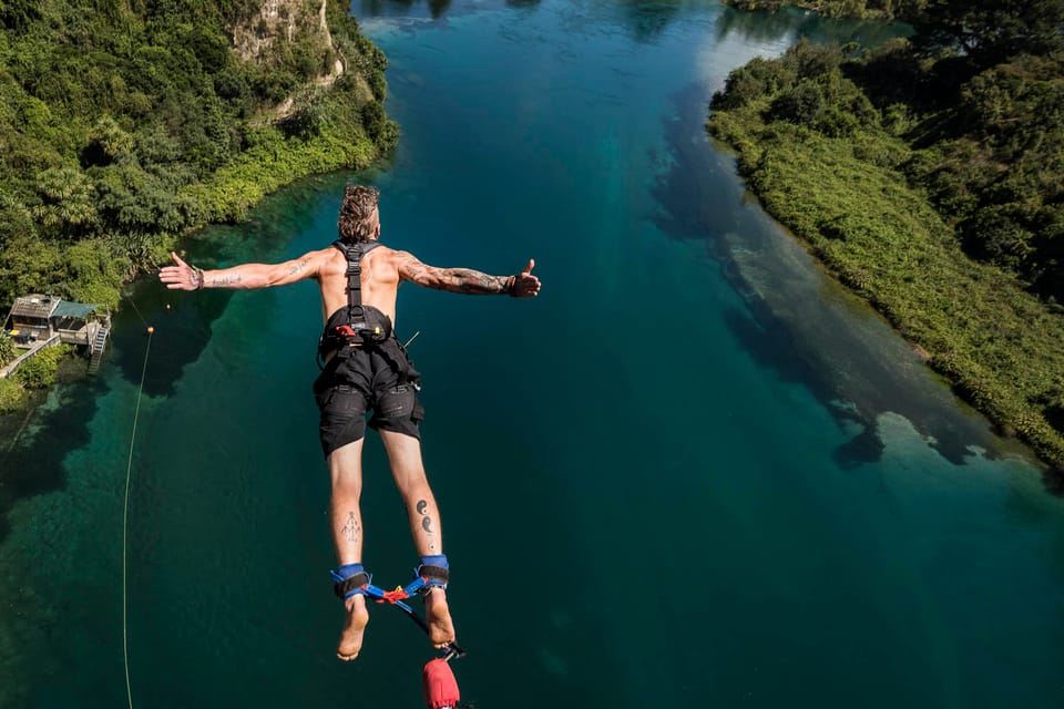 Taupō: AJ Hackett Taupō Bungy: ¡el toque de agua más alto de Nueva Zelanda!