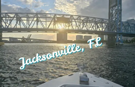 傑克遜維爾私人遊船之旅，日間或日落時分，最多可容納 6 人