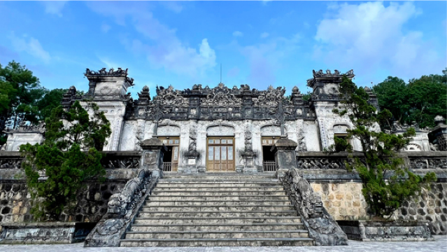 Обзорная экскурсия по городу Хью на мотоцикле с Easy Rider