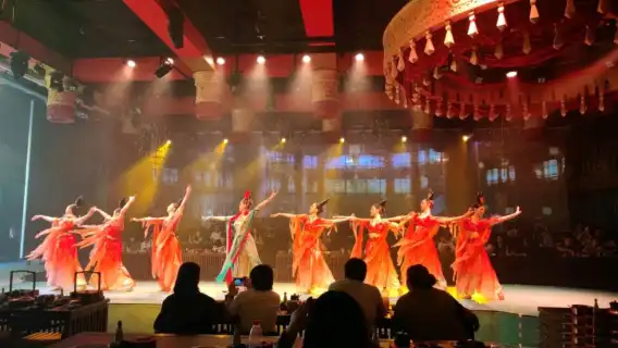 Chengdu [Shu Kingdom] Palace Banquet (North Lake Branch) - Immersive Experience of an Ancient Palace Feast [Gourmet Cuisine + Dance Performance + Shu Kingdom Historical Culture Experience + Optional Costume and Makeup]