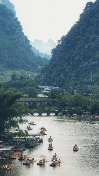 広西百色錦繍古鎮+鵝泉風景区+広西靖西市旧州古鎮貸切チャーターワンデーツアー（中英語サービス可）
