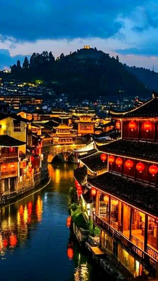 Day tour from zhangjiajie to Fanghuang and Furong old town include night view