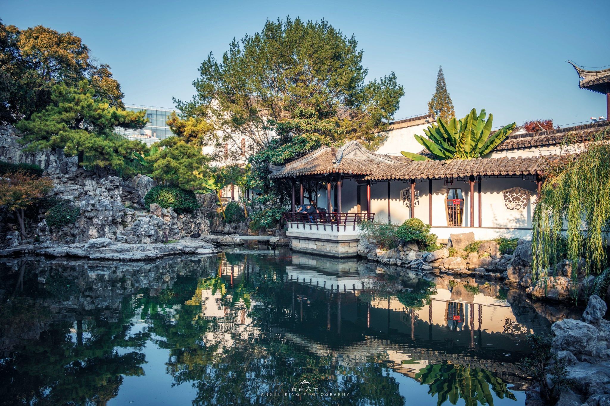 Tour van | Optional English guide | Presidential Palace + Laomendong Historic District + Niushou Mountain Cultural Tourism Zone + Nanjing Confucius Temple + Zhan Garden