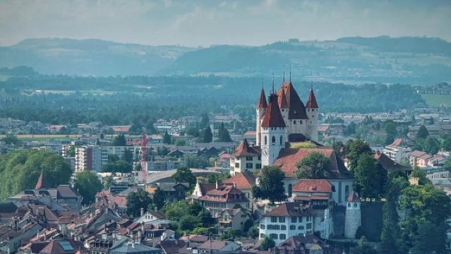 Lawatan sehari ke bandar Thun, berlepas dari Zurich