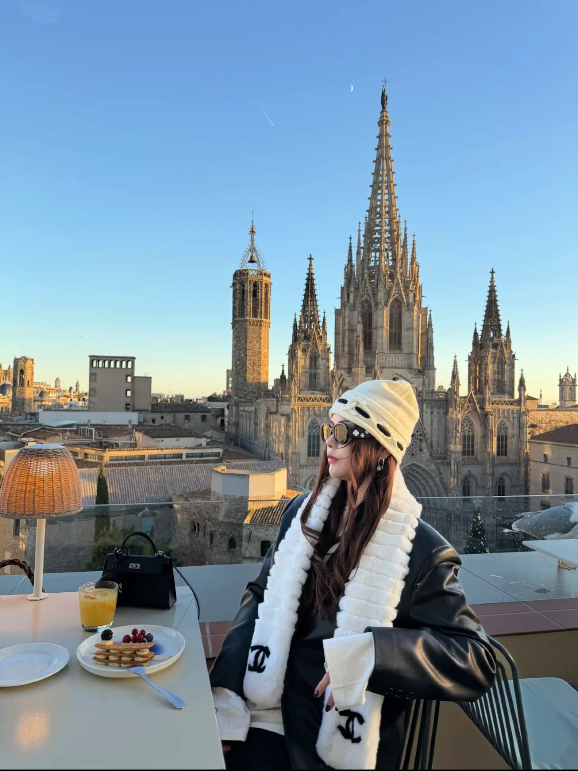 [Trasferimento da/per il porto delle crociere] Attrazioni classiche del centro di Barcellona + itinerario personalizzato + autista/guida in lingua cinese