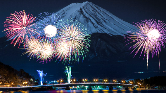 富士山冬花火限定ワンデーツアー【9名様限定少人数ツアー/送迎可能/平野の浜+ローソン】