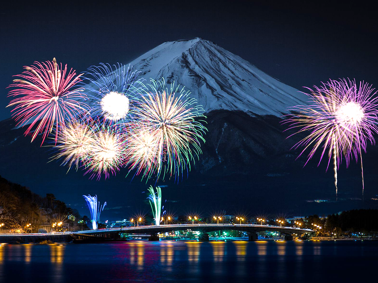 Tour di un giorno invernale con fuochi d'artificio esclusivi sul Monte Fuji [Piccolo gruppo di 9 persone/Trasferimento incluso/Pianura di Hirano + Lawson]
