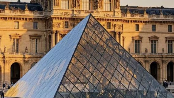 法國羅浮宮+ 聖禮拜堂+先賢祠+蒙馬特高地 皇家地標一日遊