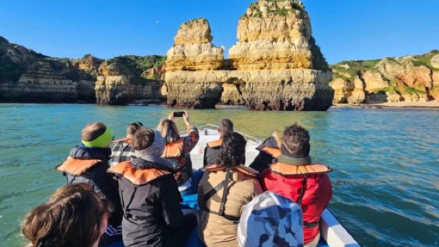 ラゴス発:ポンタ・ダ・ピエダデへのボートクルーズ