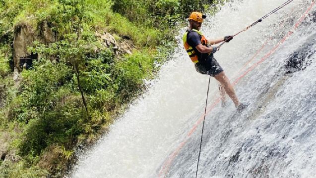 Da Lat: Petualangan Canyoning dengan Rappel Air Terjun