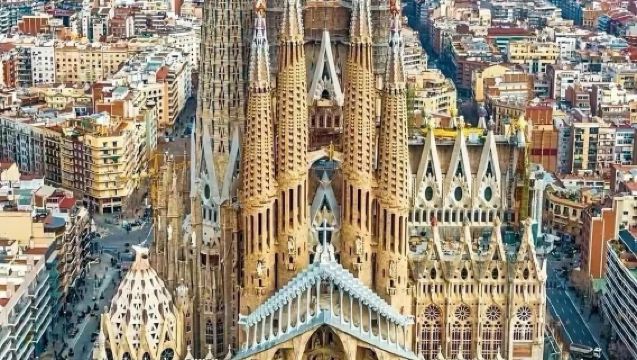 Barcellona: Sagrada Familia con biglietto d'ingresso senza accesso alla cima (ABE accoglie CD con guida dal vivo)