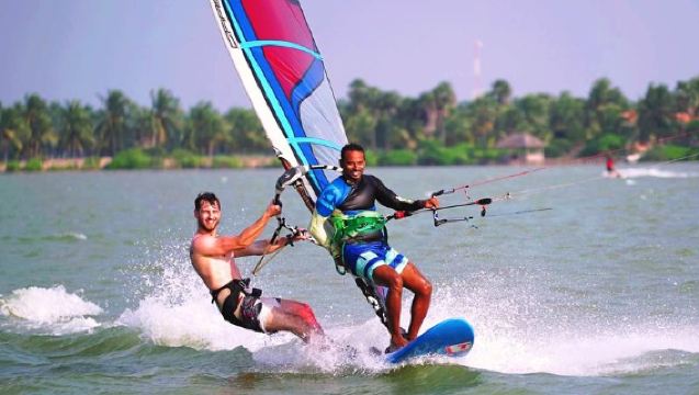 니곰보에서 윈드서핑