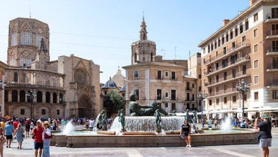 Valencia visit with panoramic city drive and guided walking tour