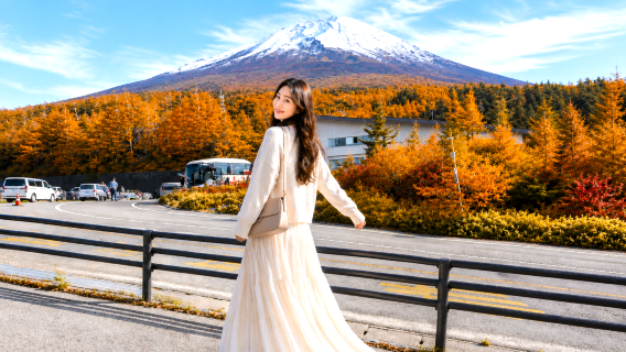 Mount Fuji classics: Fuji Subaru Line 5th Station, the stairway town, Oshino Hakkai, and matcha-making at Lake Kawaguchi