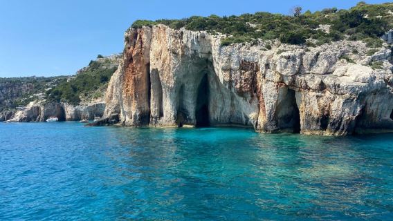 From Kefalonia: Zakynthos Blue Caves & Shipwreck Photo Stop
