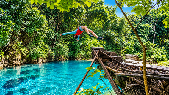 Cebu: Canyoneering ved Kawasan Falls & Zipline-eventyr med hoteltransfers