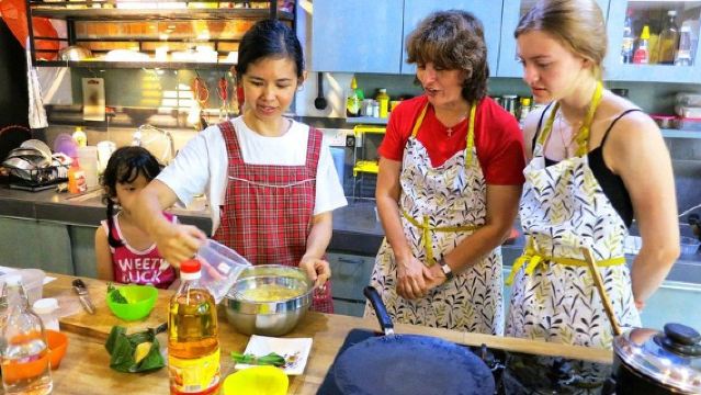 Market Visit & Private Hands-on Cooking Class at Daun Senja