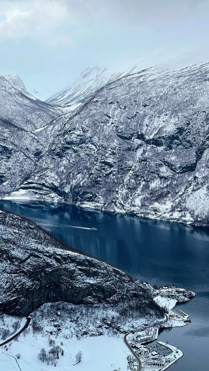 挪威特羅姆瑟-松恩峽灣+弗洛姆小鎮可多日—包車【精選老司機】
