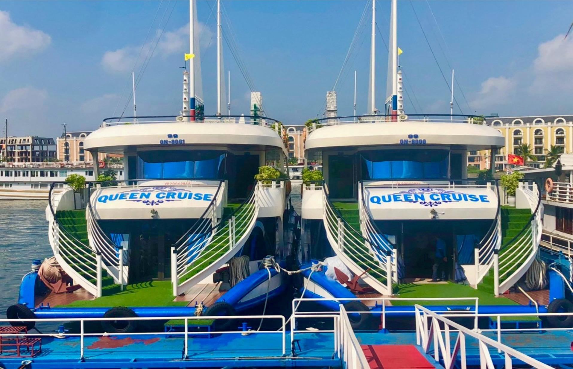 1-day Tour in Ha Long Bay: Luxury 5-star Queen Cruise + Bamboo Raft or Kayaking Experience + Buffet Lunch