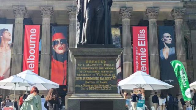 墨爾本Pink Lake+本迪戈一日遊【埃爾法/賓士V】