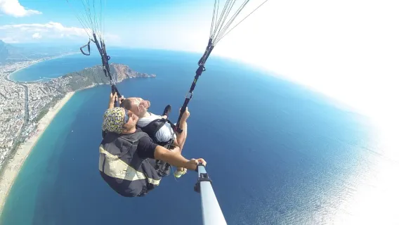 Alanya: esperienza di parapendio in tandem sulla spiaggia di Cleopatra