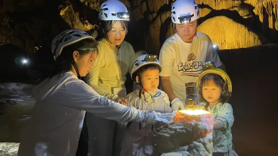 Esperienza di esplorazione della grotta del Generale Anlong a Xingyi, Guizhou | Viaggio di avventura nelle grotte carsiche del mondo sotterraneo per famiglie