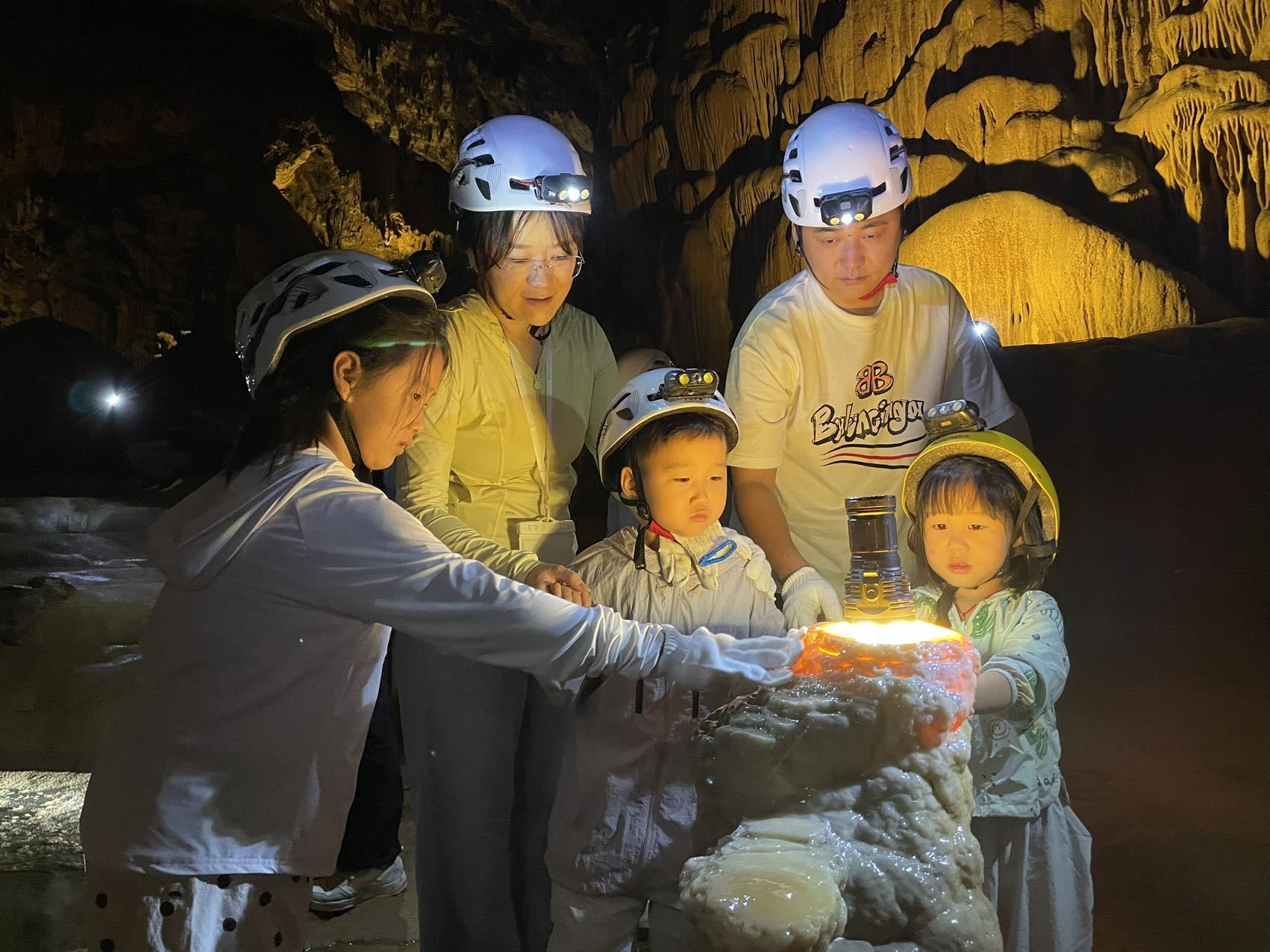 貴州將軍洞-親子地心世界探險之旅【興義安龍戶外溶洞探險玩法/親子遊優選項目】