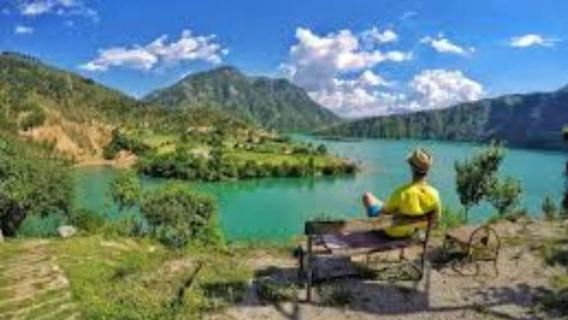 Ab Shkoder: Tagestour zum Komani-See mit traditionellem Mittagessen