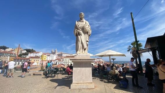 Lisbona: Lens Walk “Cattura la città” con degustazioni