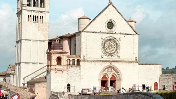perjalanan satu hari Italia Umbria - Assisi / sewa kendaraan pribadi Tiongkok / Rencana Perjalanan yang Dapat Disesuaikan