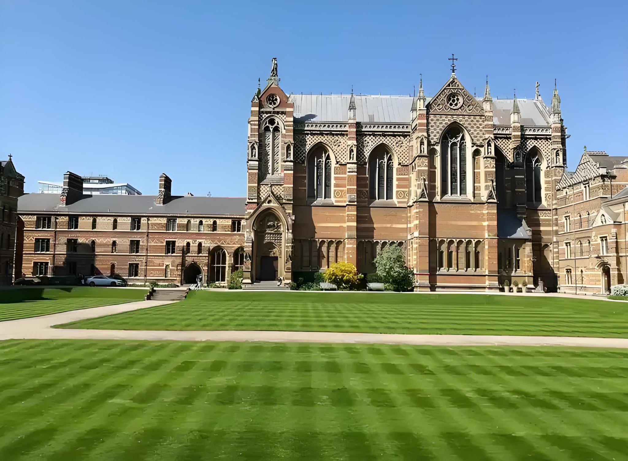 英國倫敦出發牛津大學+科茨沃爾德一日遊包車遊