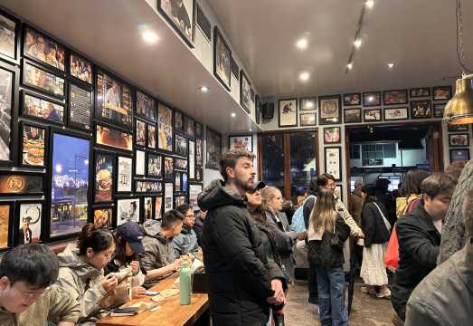 Fergburger, the popular restaurant in Queenstown, New Zealand, offers a restaurant reservation service.