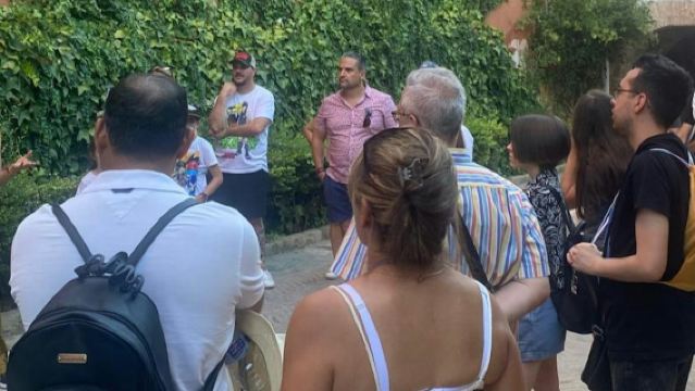 Sevilla: Tour guiado a pie por la ciudad