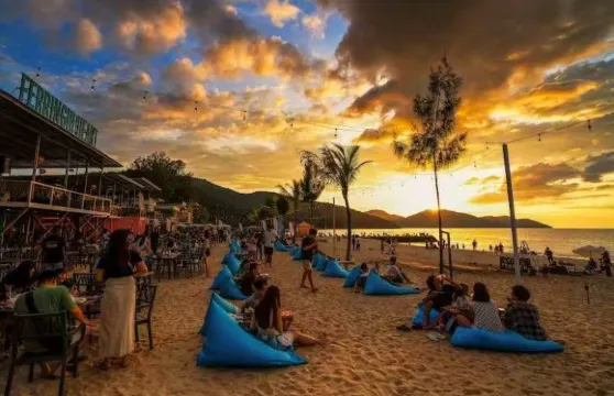 檳城下午遊浮羅榴槤山+蝴蝶公園+巴都丁宜沙灘日落火舞表演