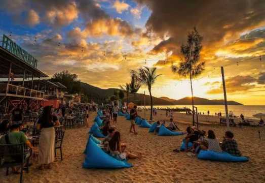 Penang Afternoon Tour: Balik Pulau Durian Orchard + Butterfly Park + Sunset Fire Dance Show at Batu Ferringhi Beach